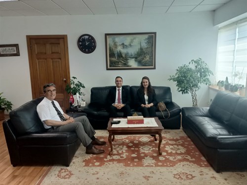 Özdilek Alışveriş Merkezi Müdürü Sayın Onur Dede ve İletişim Yöneticisi Sayın Sevcan Genç,Kaymakamımız Sayın Sadettin Yücel'e Ziyarette Bulundu.