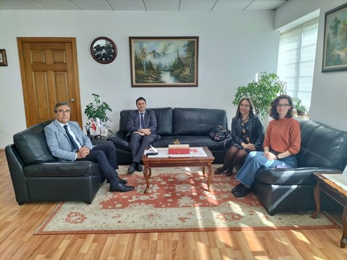 Necip Fazıl Kısakürek Ortaokulu Müdürü  Sayın Vedat Çelik ve okul öğretmenleri, Kaymakamımız Sayın Sadettin Yücel'e Ziyarette Bulundu.